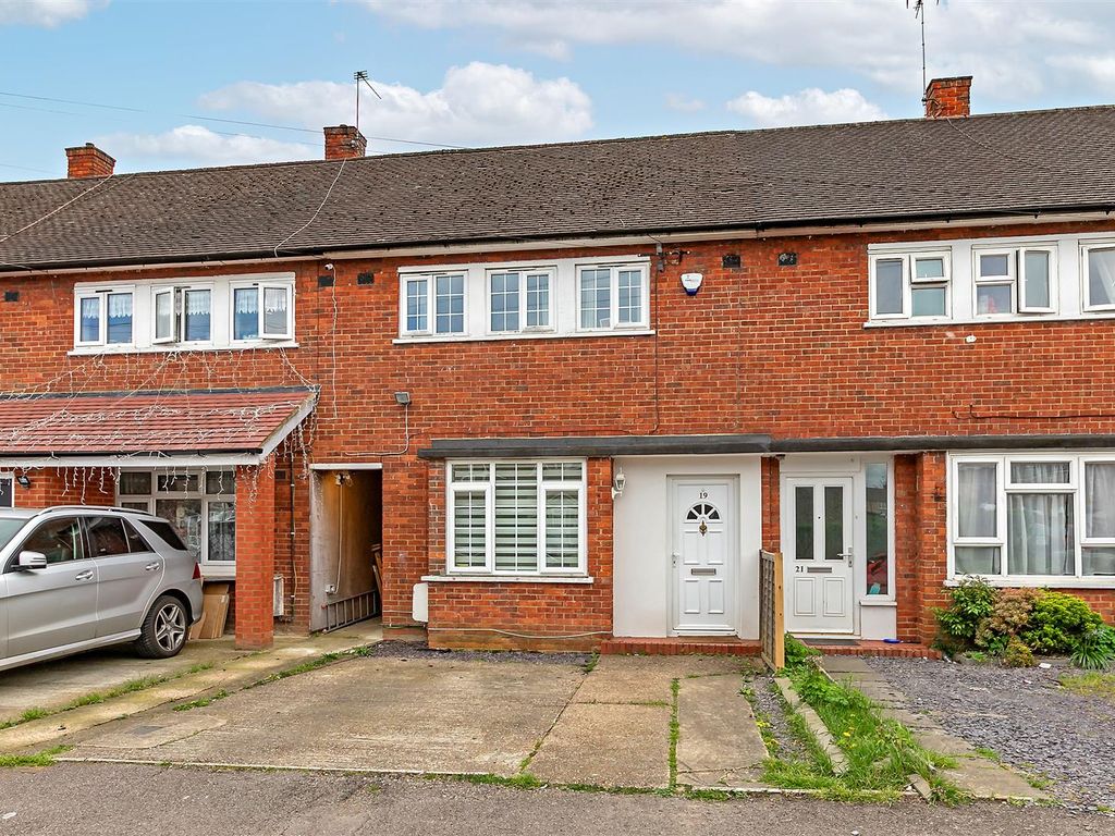 3 bed terraced house for sale in Cromwell Road, Borehamwood WD6, £525,000 Zoopla