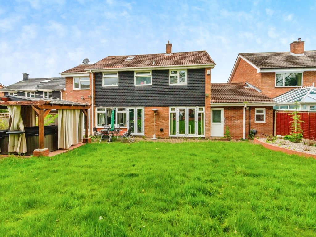 4 bed link detached house for sale in Raven Road, Walsall, West