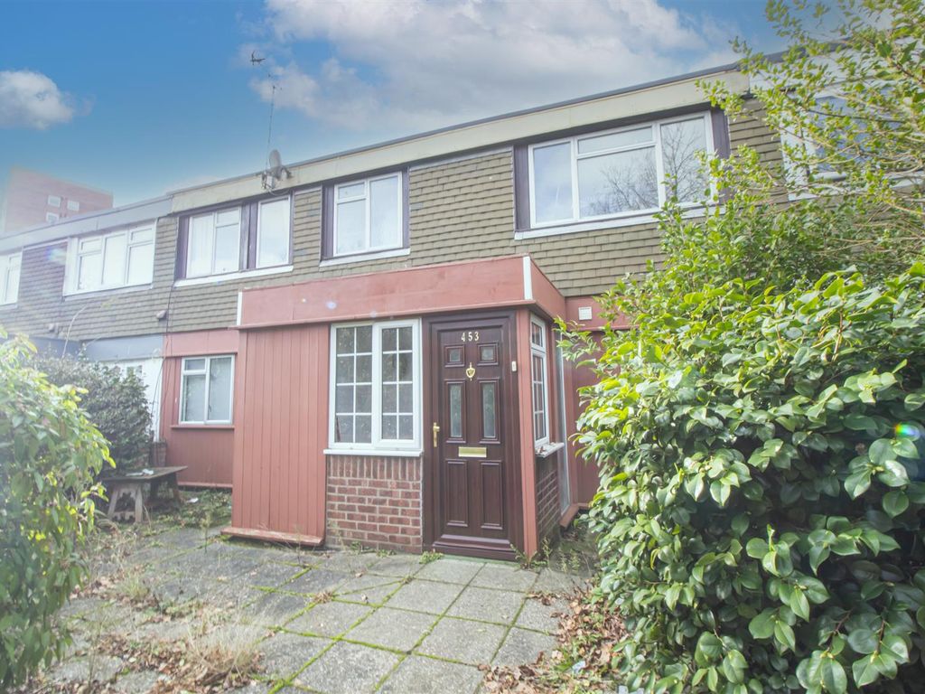 3 bed terraced house for sale in Victoria Avenue, SouthendOnSea SS2