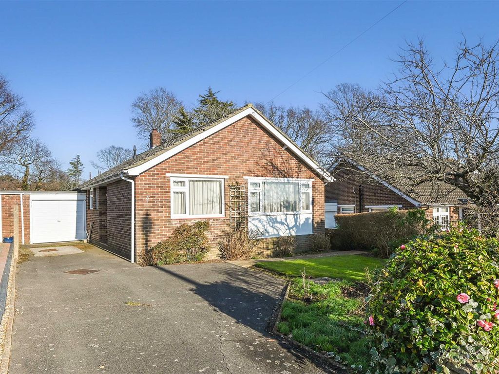 3 bed detached bungalow for sale in Frosthole Crescent, Fareham PO15 Zoopla