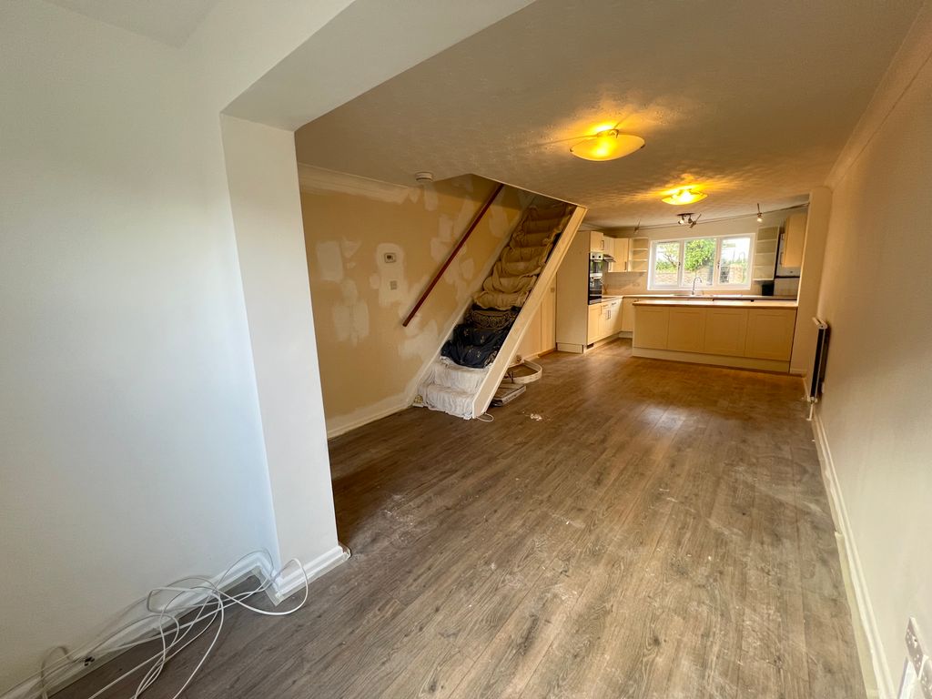 2 bed property to rent in Hadham Road, Stortford CM23, £1,400 pcm Zoopla