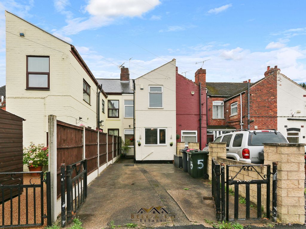 3 bed terraced house for sale in South View, Kiveton Park, Sheffield