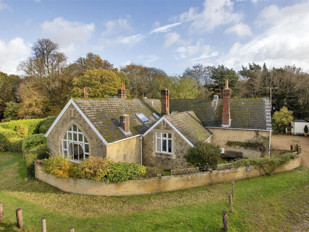 3 bed semidetached house for sale in Hosey Common, Hosey Hill
