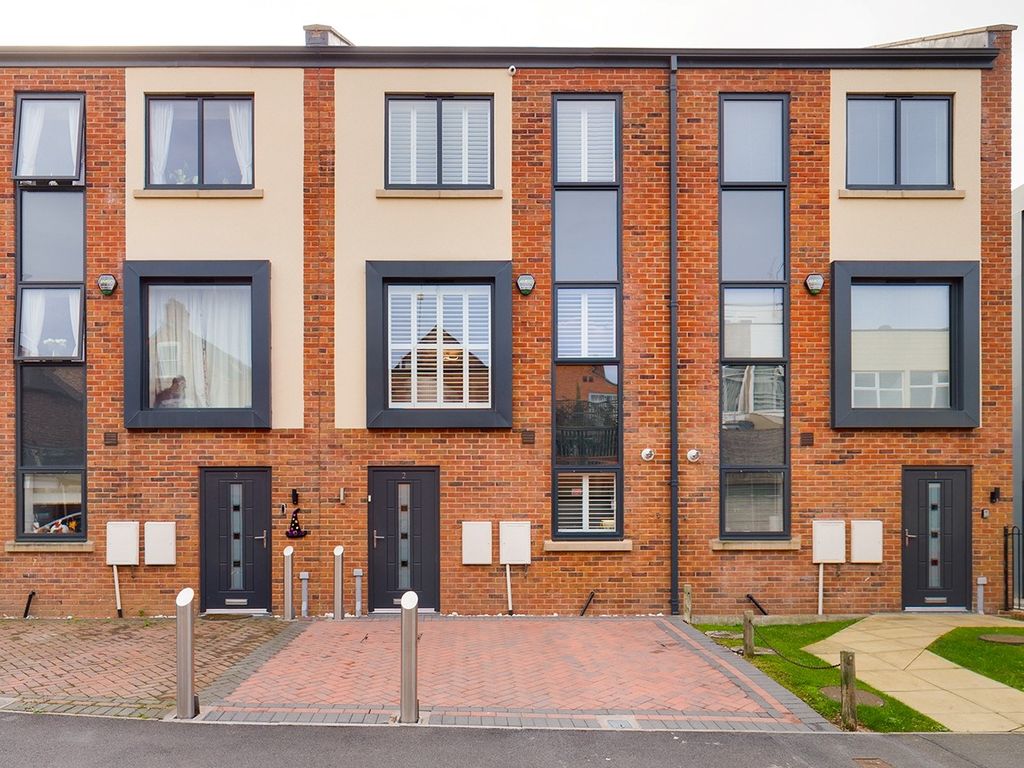 4 bed terraced house for sale in Weaver, Weaver Street, Chester CH1