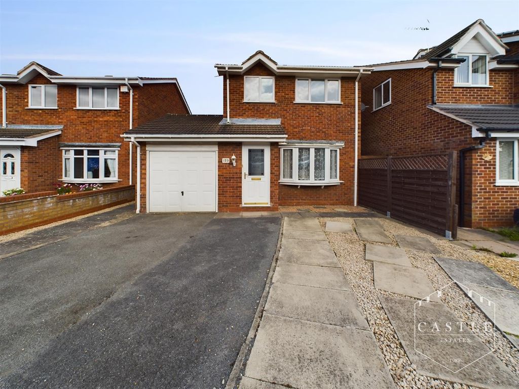 3 bed detached house for sale in Charnwood Road, Barwell, Leicester LE9