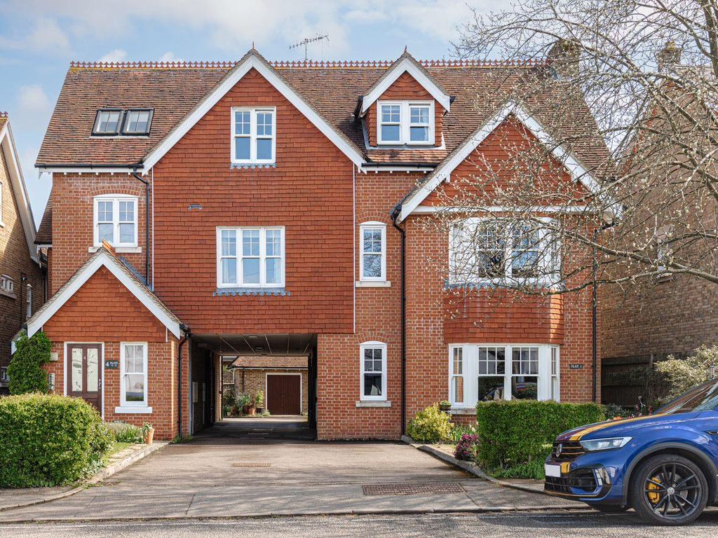 2 bed flat for sale in Hardwicke Road, Reigate RH2 Zoopla