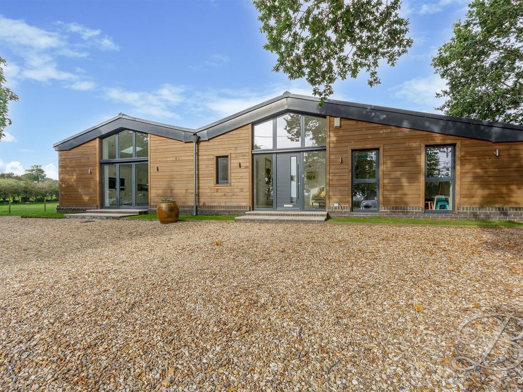 4 bed barn conversion for sale in Fishpool Road, Blidworth, Mansfield NG21, £950,000 Zoopla