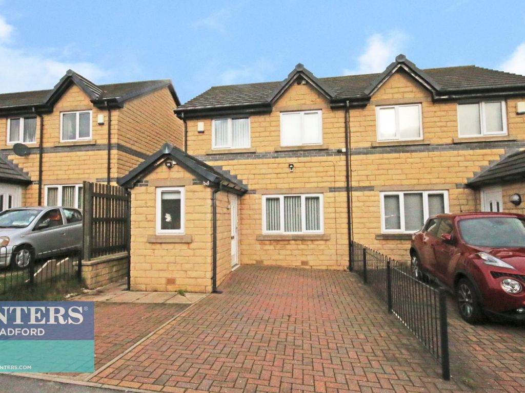 3 bed semidetached house for sale in Redwood Crescent, Bradford, West