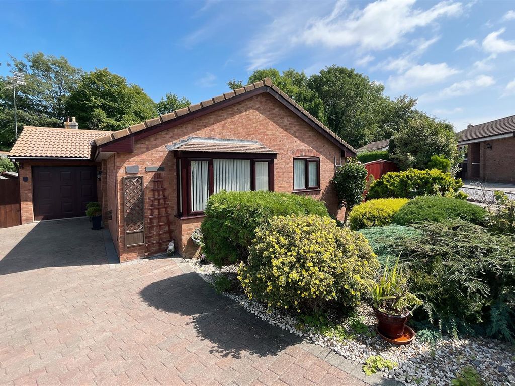 3 bed detached bungalow for sale in Lon Y Dail, Abergele, Conwy LL22, £