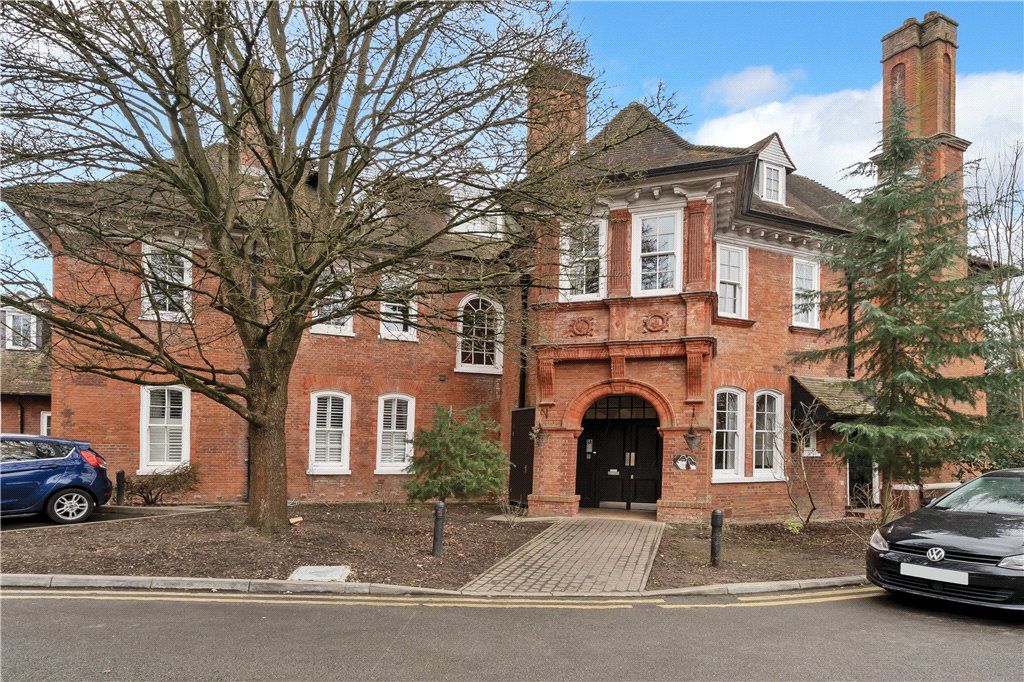 1 bed flat for sale in Highgrove House, Lidgould Grove, Ruislip HA4