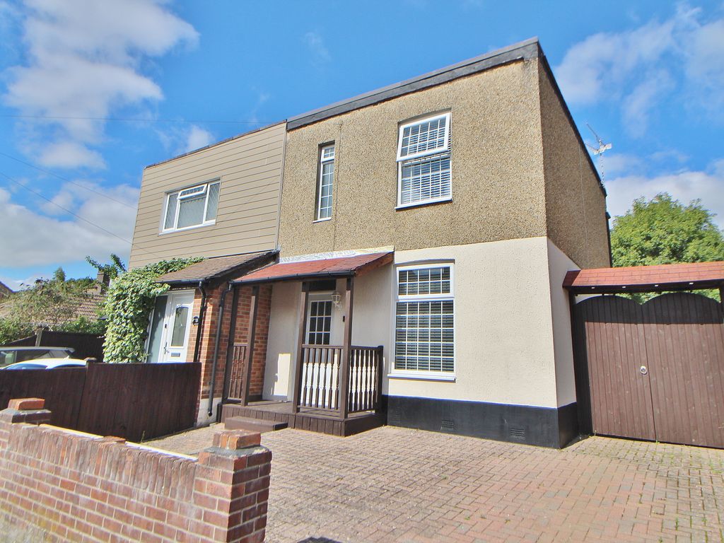 3 bed semidetached house for sale in Silvester Road, Cowplain