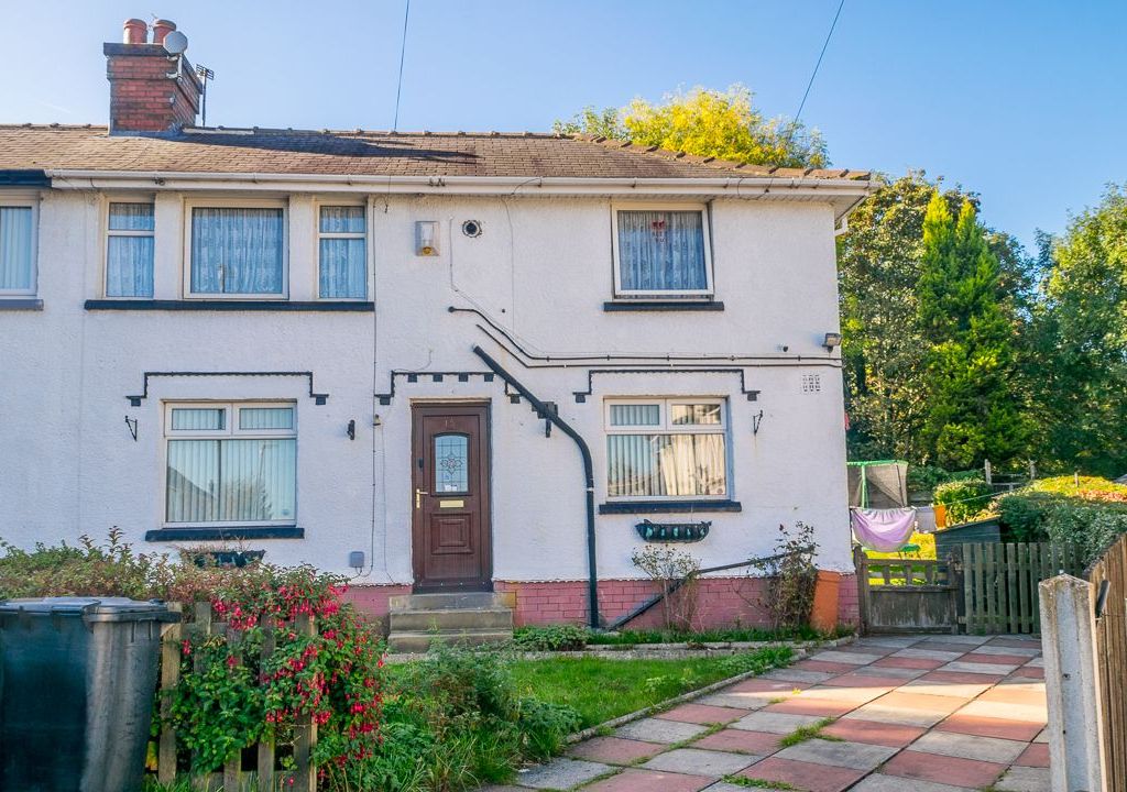 3 bed semidetached house for sale in Marshall Crescent, Morley, Leeds