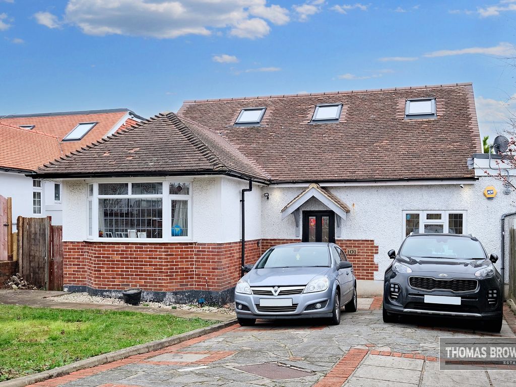 4 bed detached house for sale in Northlands Avenue, Farnborough