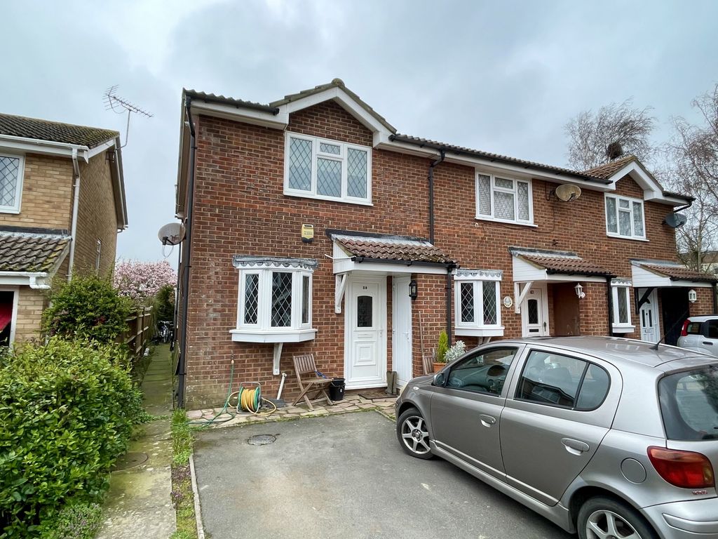 3 bed end terrace house for sale in Heron Ridge, Polegate, East Sussex