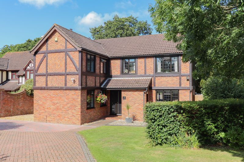 5 bed detached house for sale in Ilex Crescent, Locks Heath
