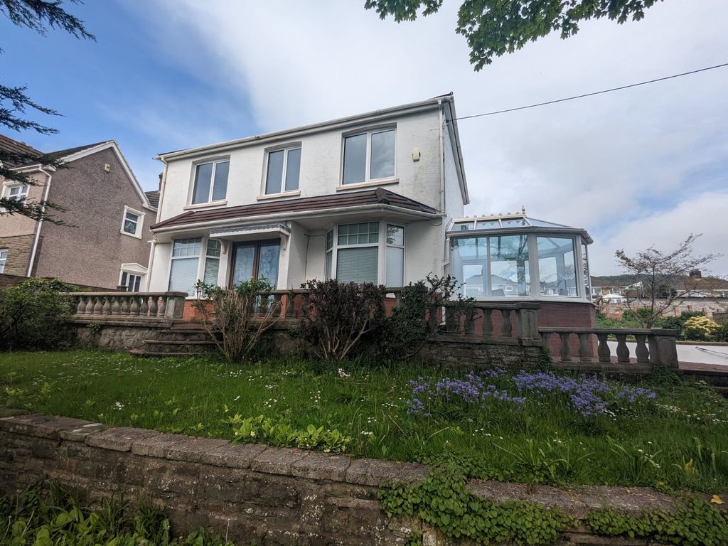 4 bed detached house to rent in Old Road, Baglan, Port Talbot, Neath