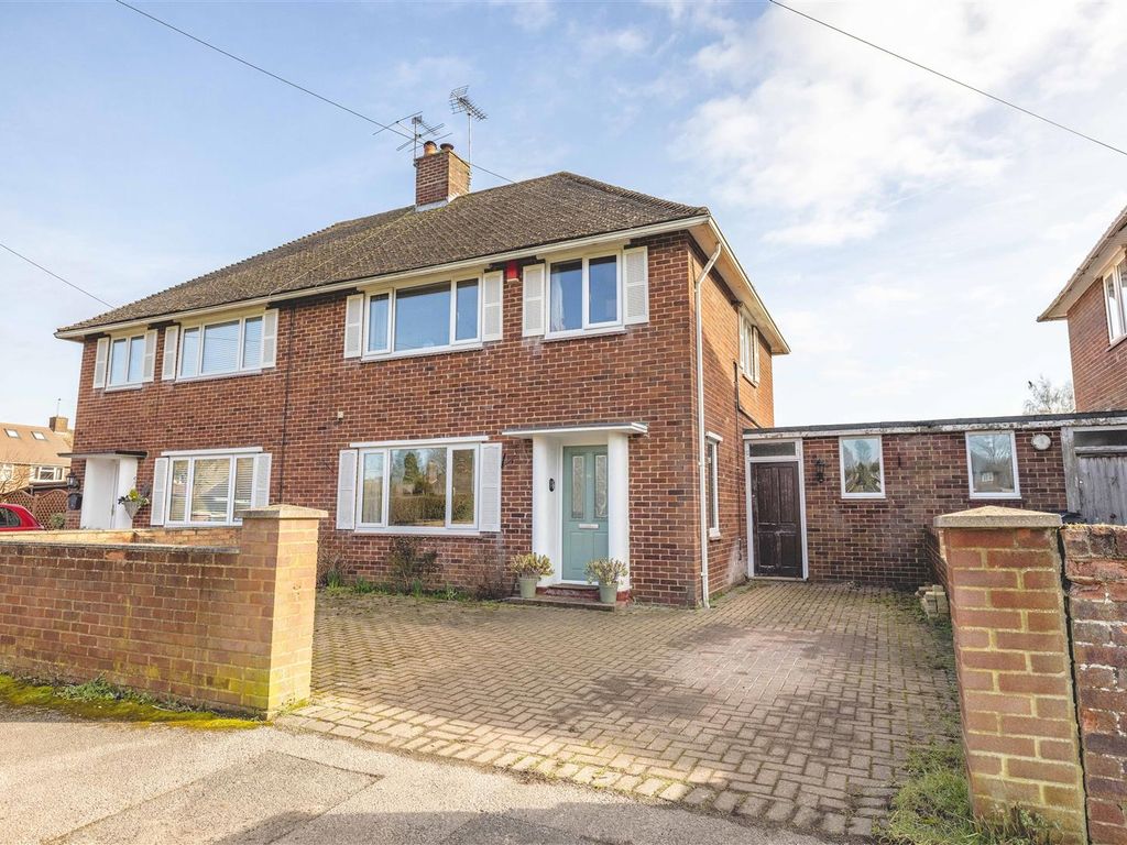 3 bed semidetached house for sale in Stuart Way, Windsor SL4 Zoopla