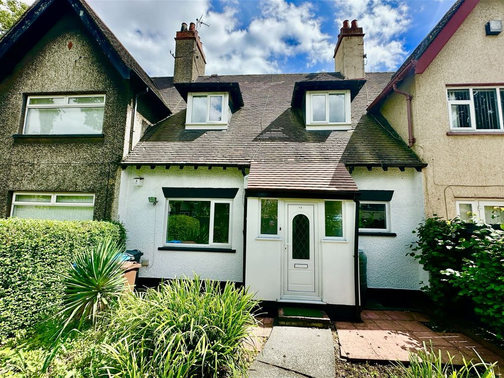 3 bed terraced house for sale in Lime Tree Avenue, Hull HU8, £150,000