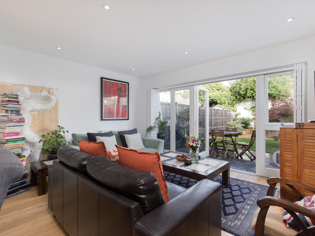 Barton Mews, London SW19  