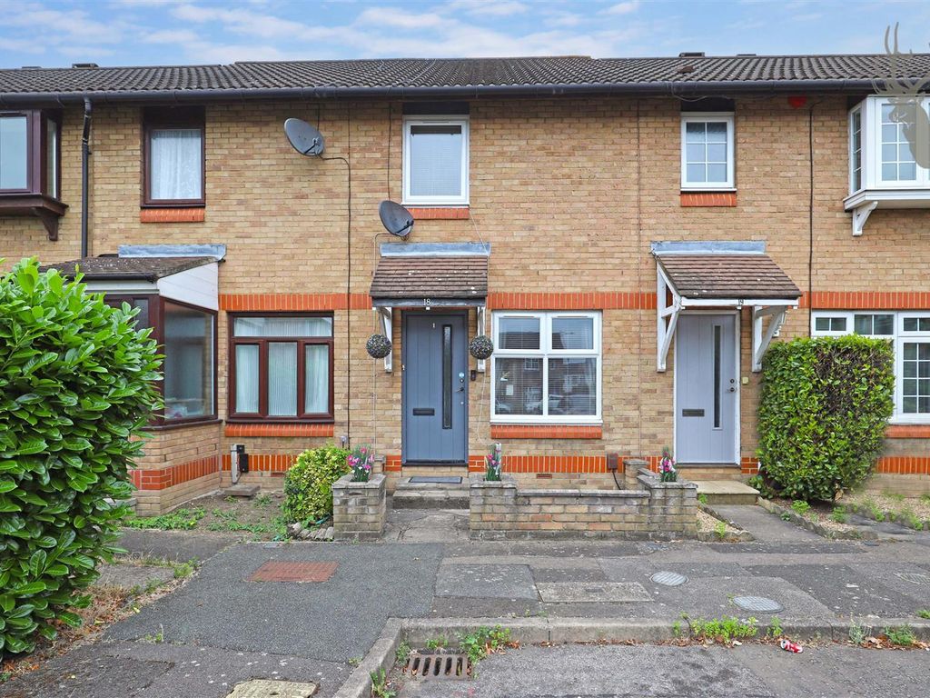 2 bed terraced house for sale in Underwood Road, Woodford Green IG8, £
