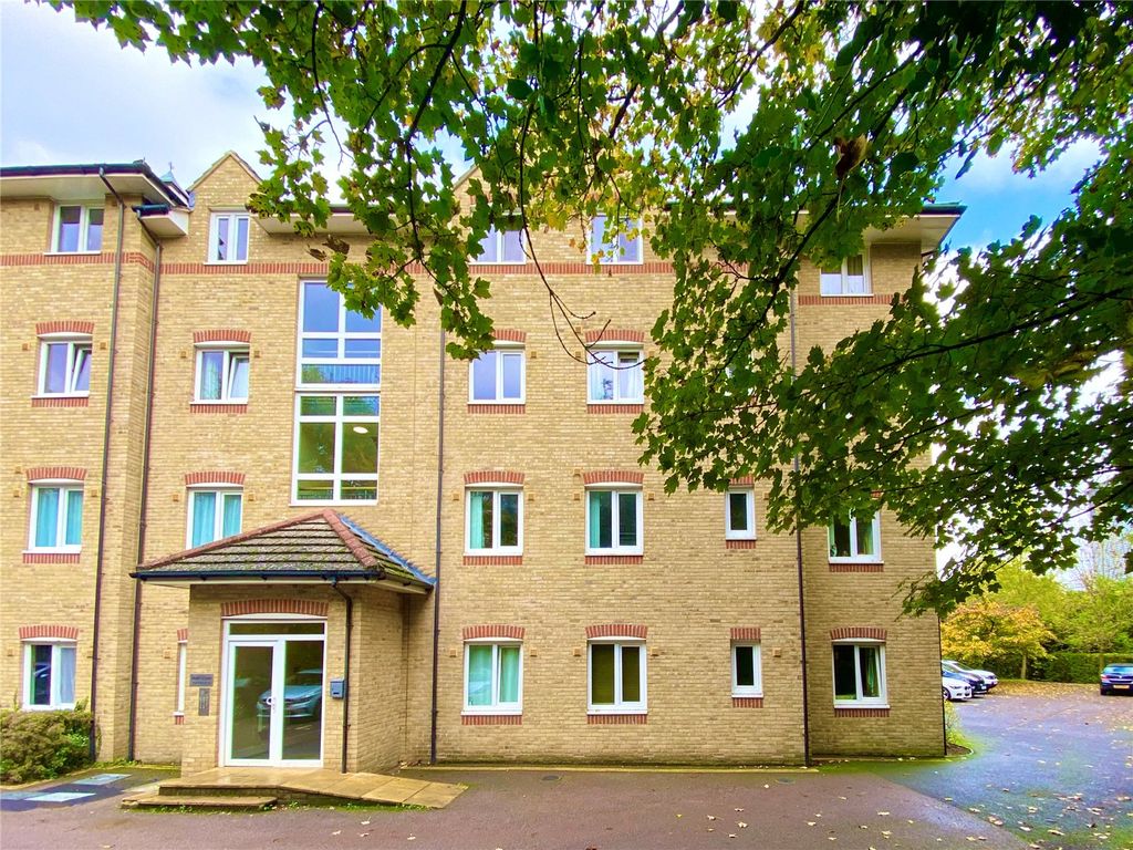 Hardings Close, Hemel Hempstead, Hertfordshire HP3  