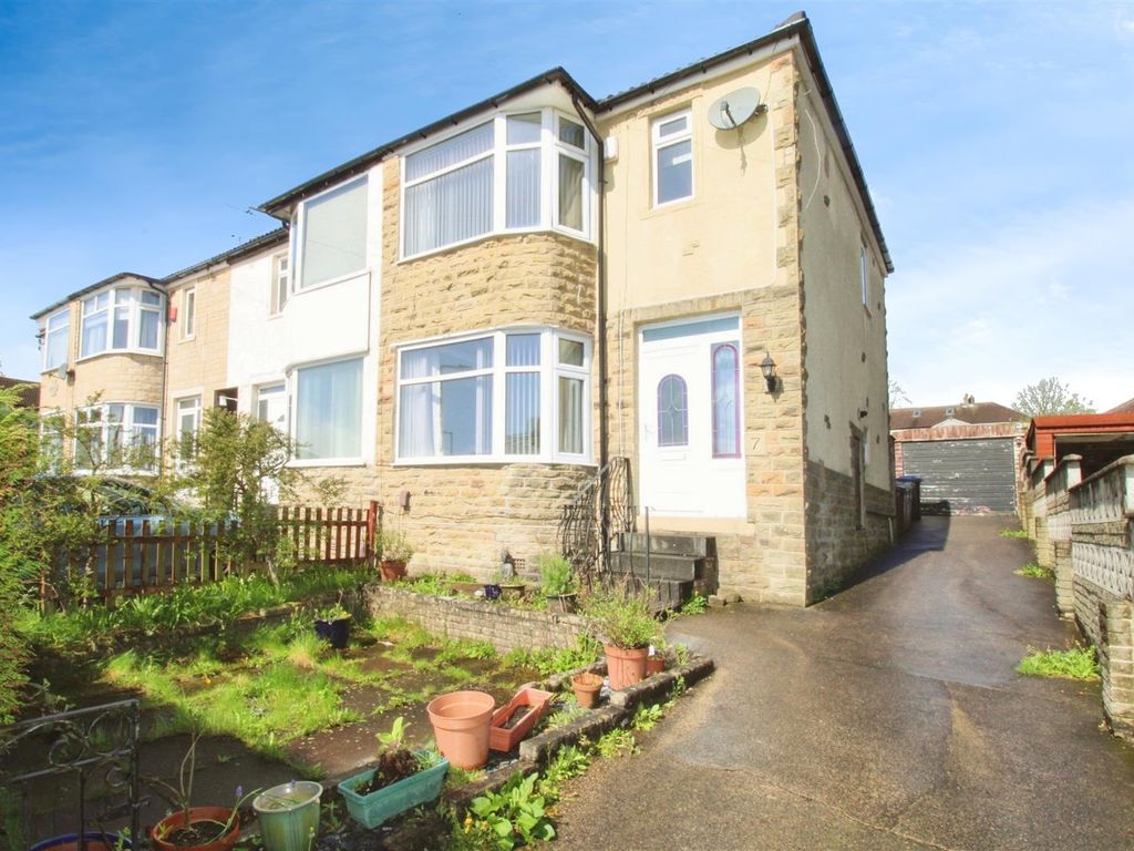 3 bed mews to rent in Larch Hill Crescent, Bradford BD6, £850 pcm Zoopla