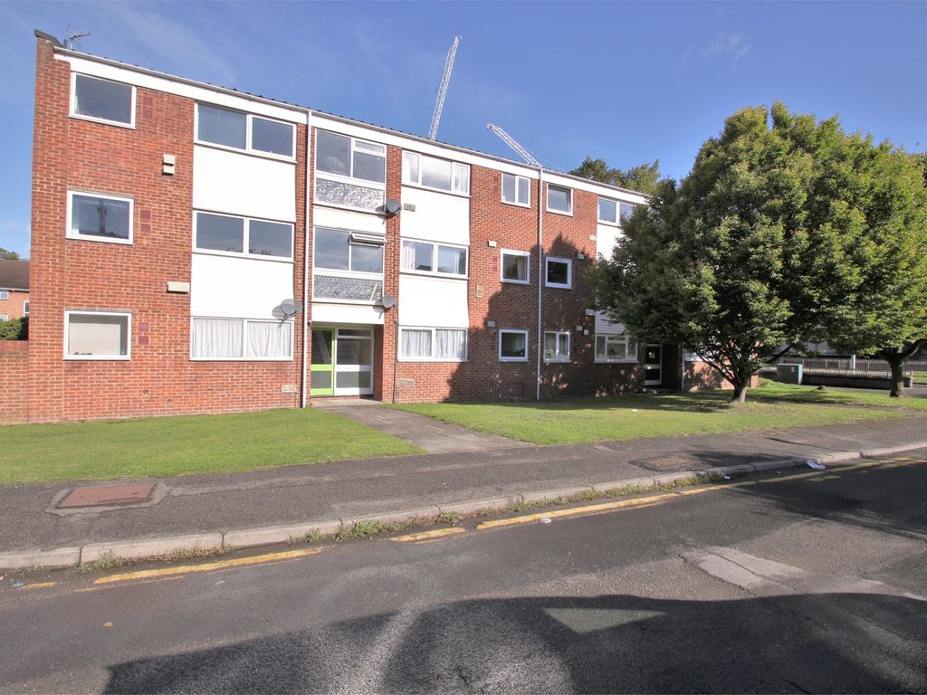 2 bed flat to rent in Whitehall Close, Uxbridge, Middlesex UB8 Zoopla