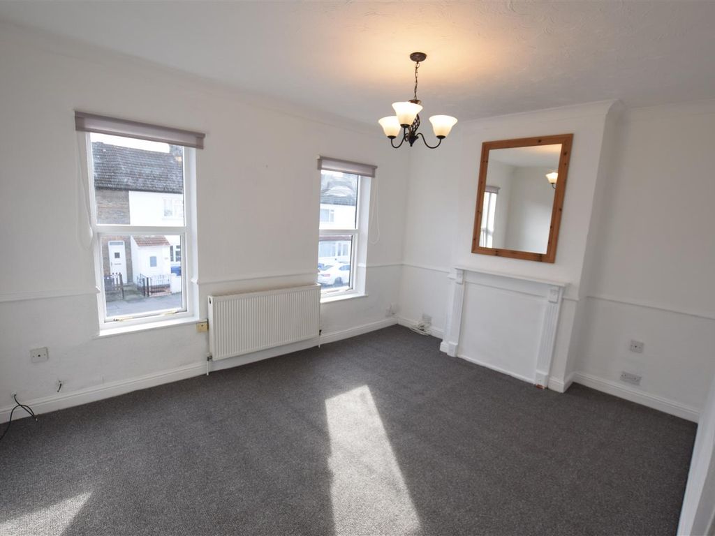 1 bed flat to rent in London Road, Grays RM17 Zoopla
