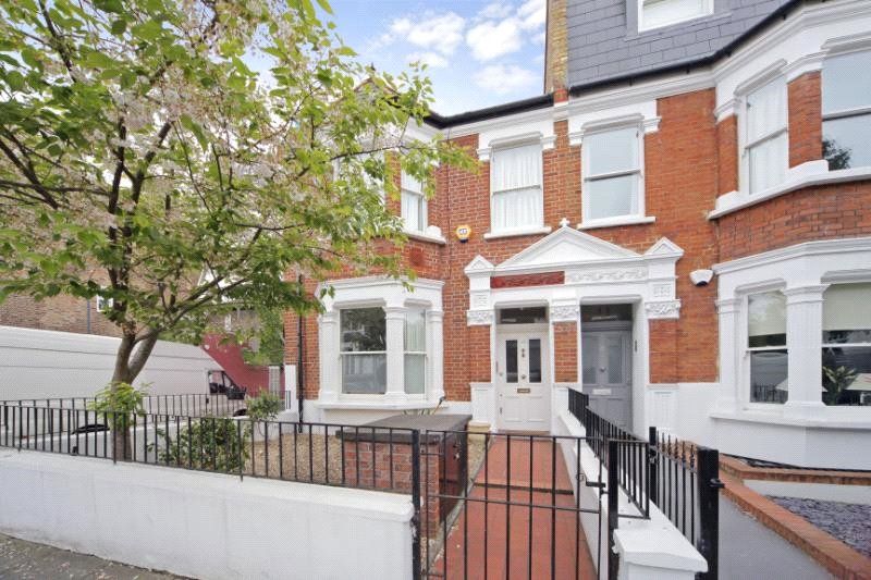 5 bed terraced house to rent in Caithness Road, Brook Green, London W14