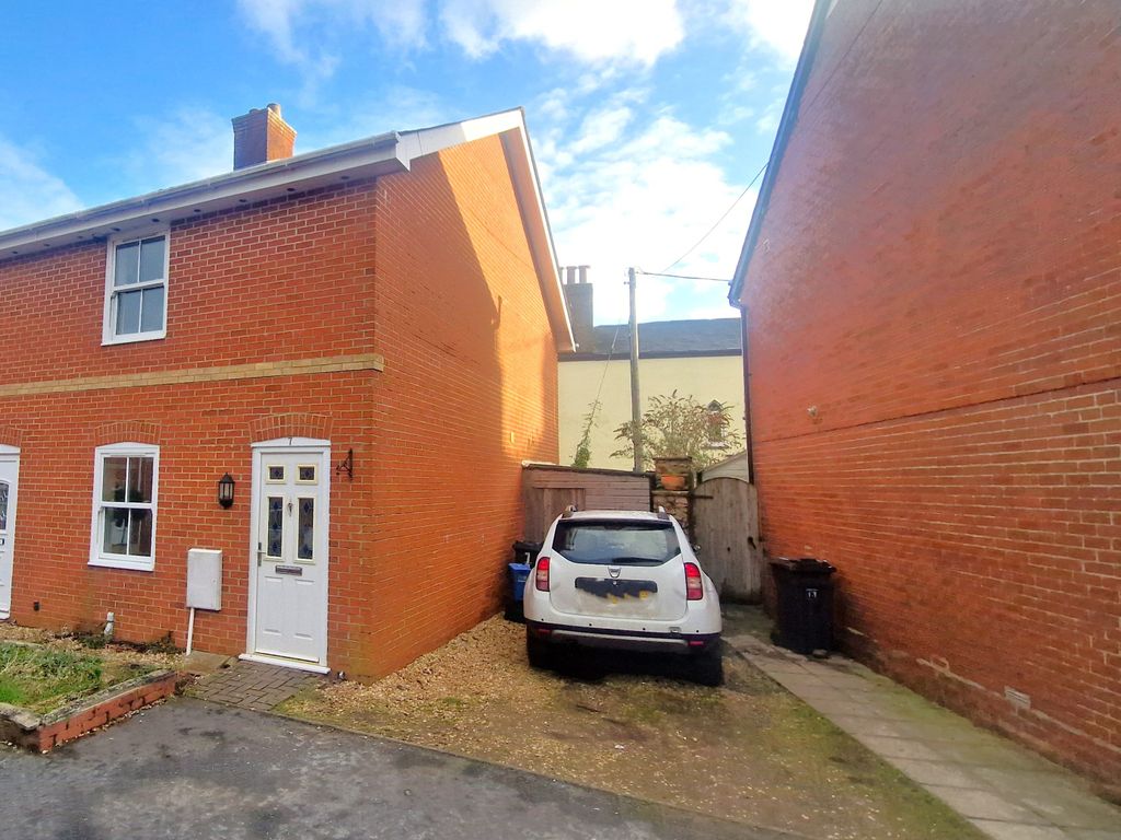 2 bed end terrace house to rent in Newlands, Honiton EX14, £875 pcm