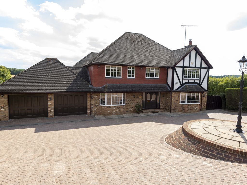 5 bed detached house for sale in The Hillside, Chelsfield, Orpington