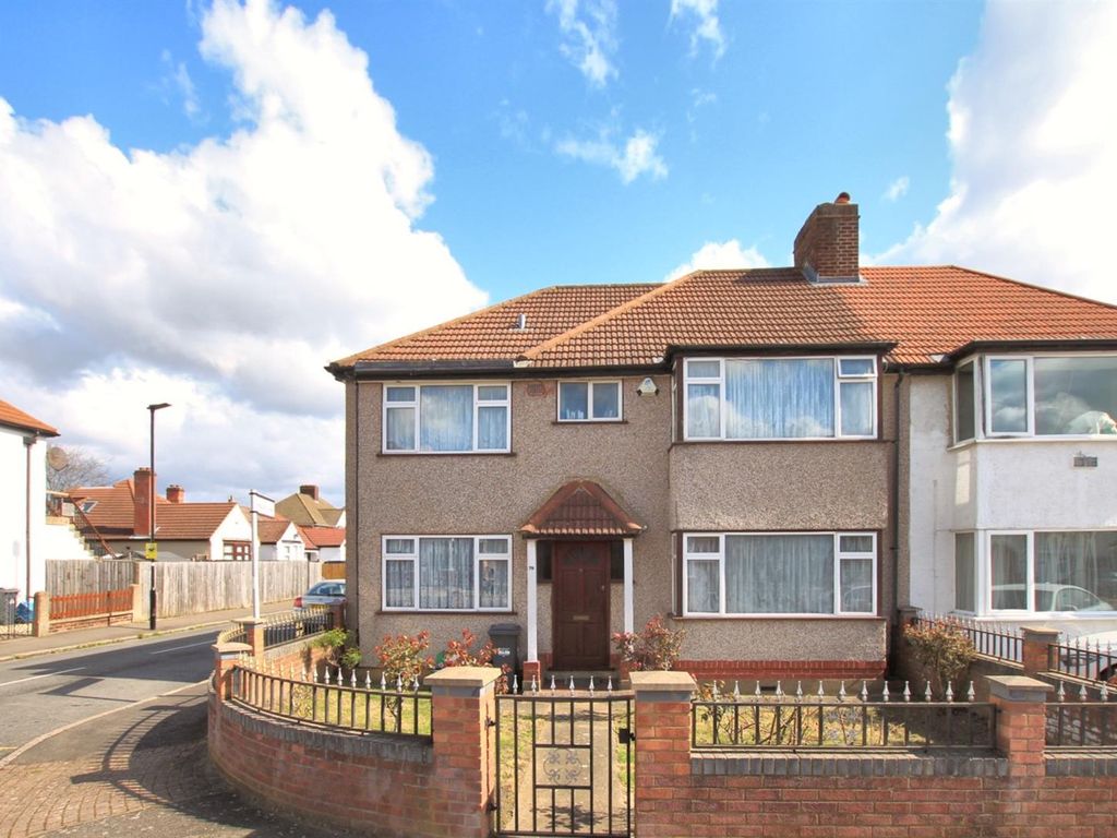 Munster Avenue, Hounslow TW4  