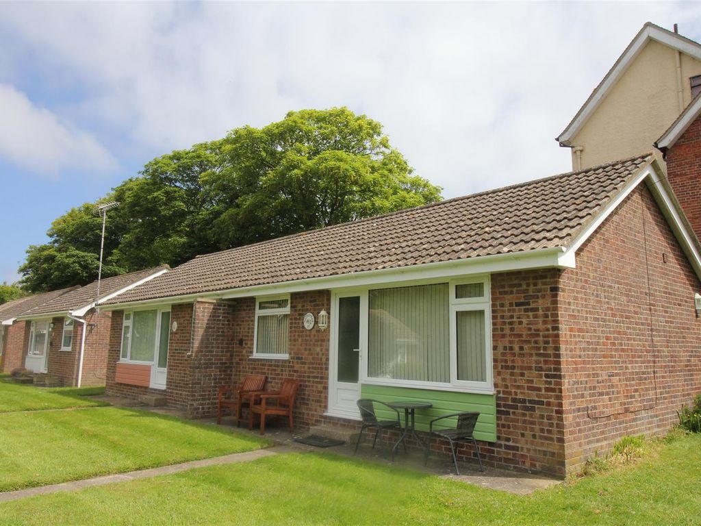 2 bed property for sale in Royal Chalet Park, Paston Road, Mundesley
