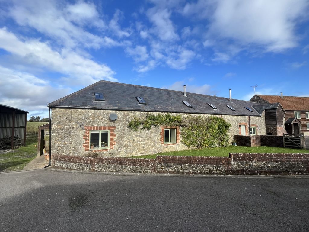 3 bed semidetached house to rent in Maiden Bradley, Warminster