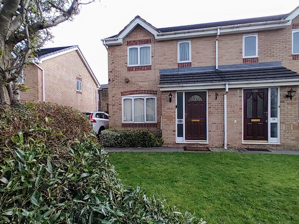 3 bed semidetached house for sale in Carling Close, Bradford BD7, £
