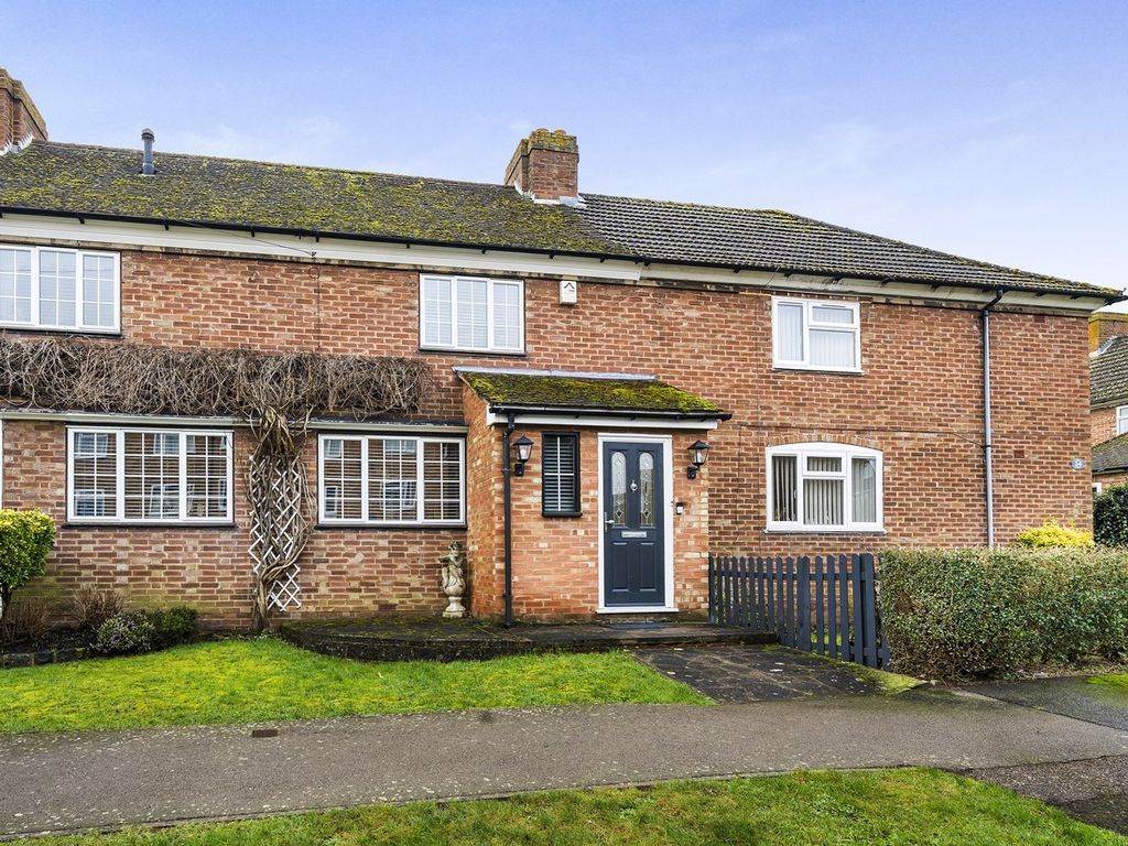 3 bed terraced house for sale in Hinksley Road, Flitwick MK45, £325,000