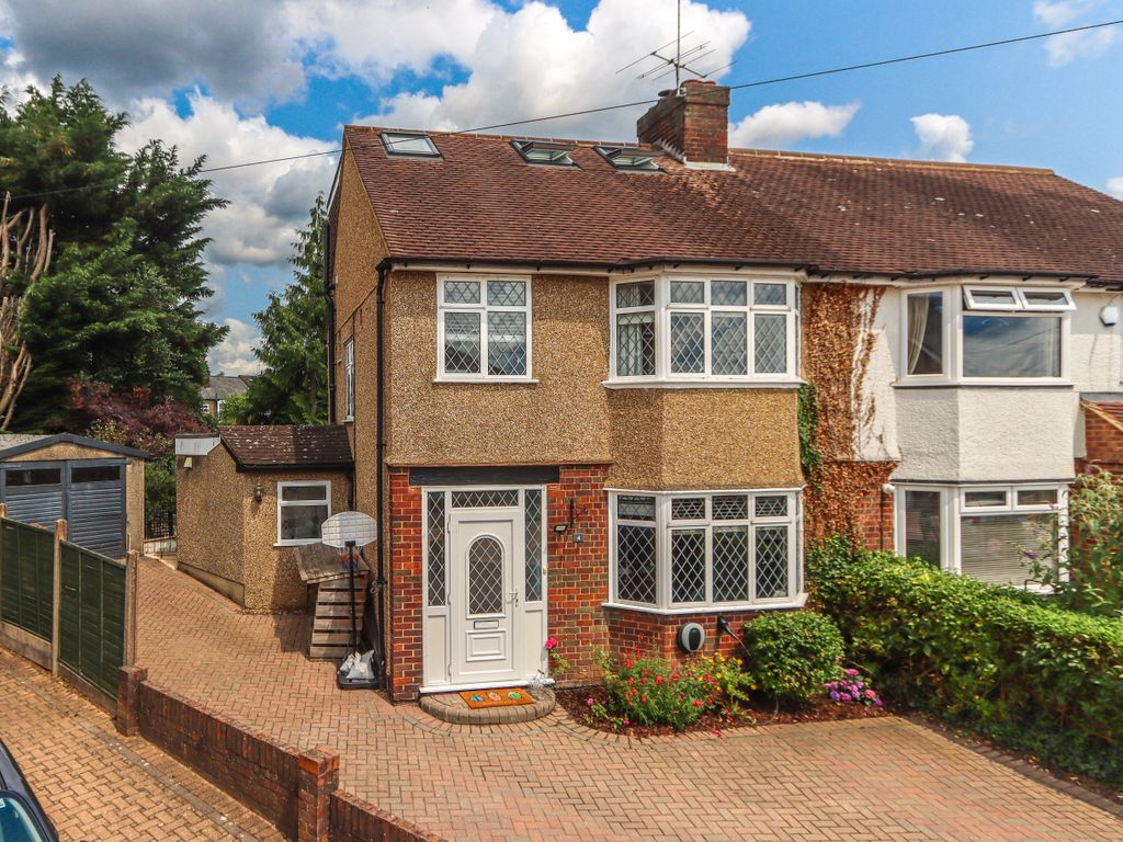 4 bed semidetached house for sale in The Crescent, Croxley Green