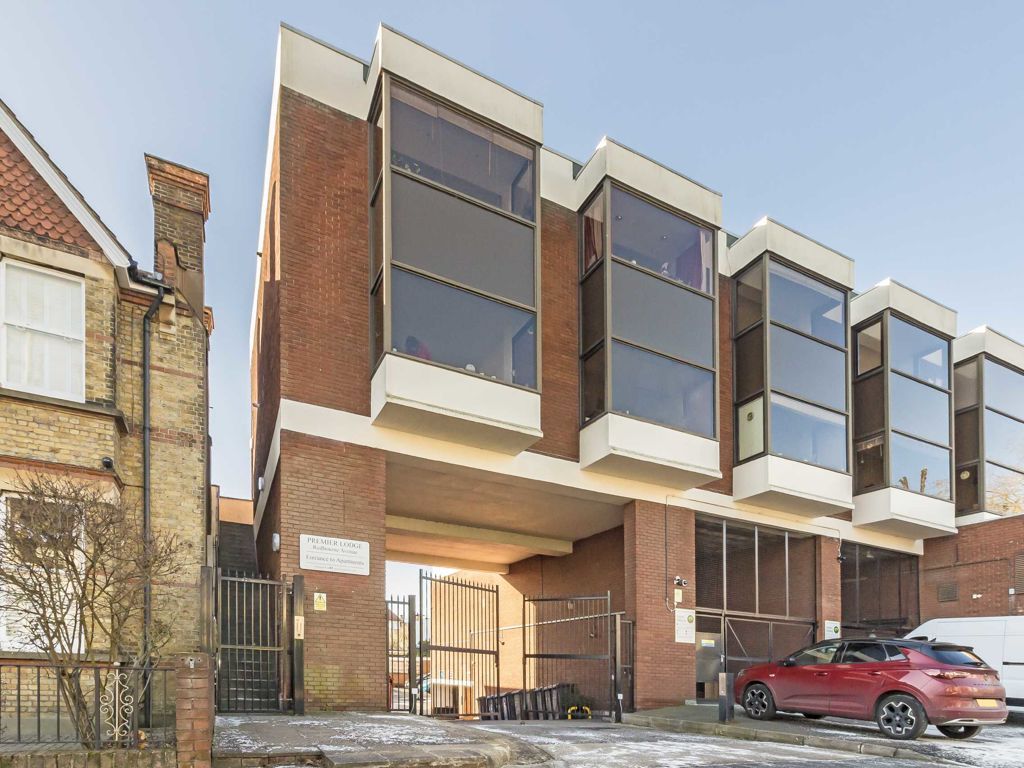 1 bed flat to rent in Redbourne Avenue, London N3, £1,500 pcm Zoopla