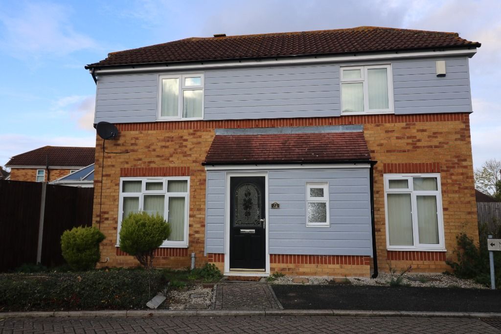 3 bed detached house to rent in Chestnut Lane, Kingsnorth TN23, £1,450