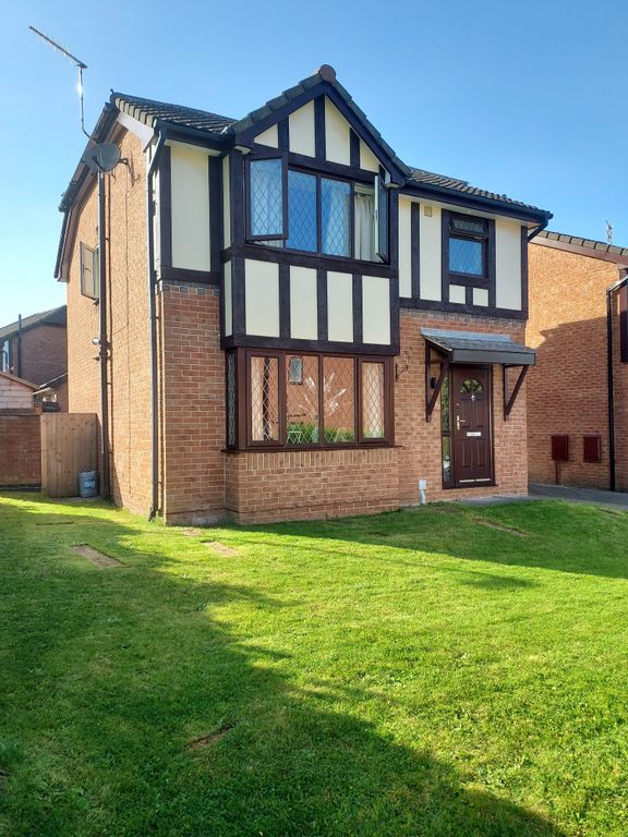 3 bed detached house to rent in St. Peters Road, Congleton CW12, £1,400