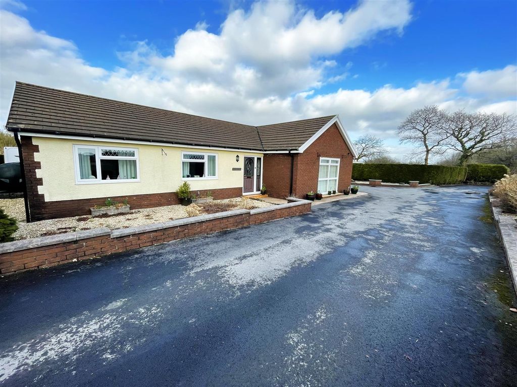 4 bed detached bungalow for sale in Bridge Street, Penygroes, Llanelli