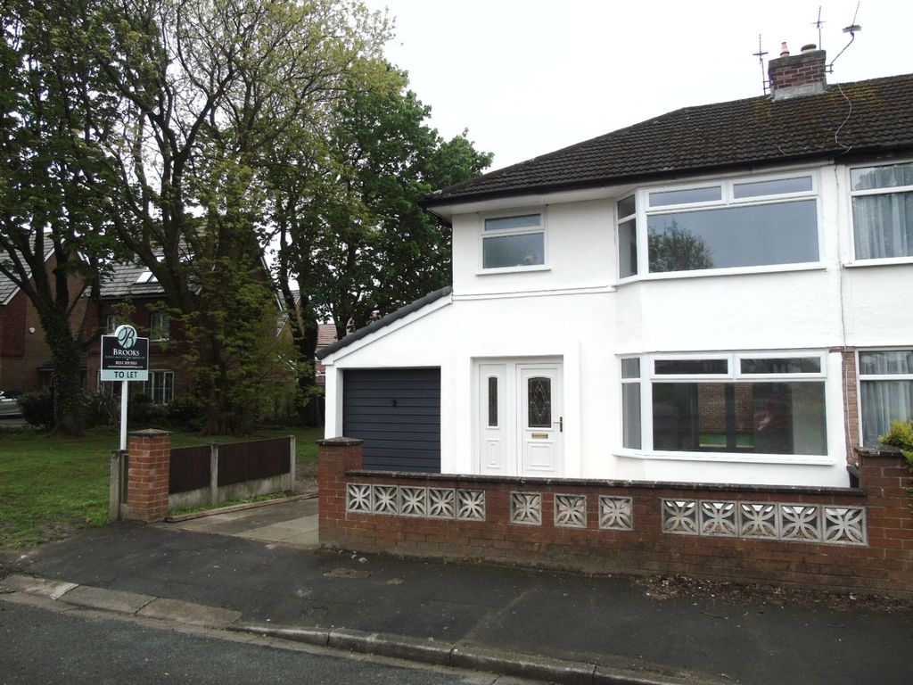 3 bed semidetached house to rent in Warrington Road, Rainhill, Prescot