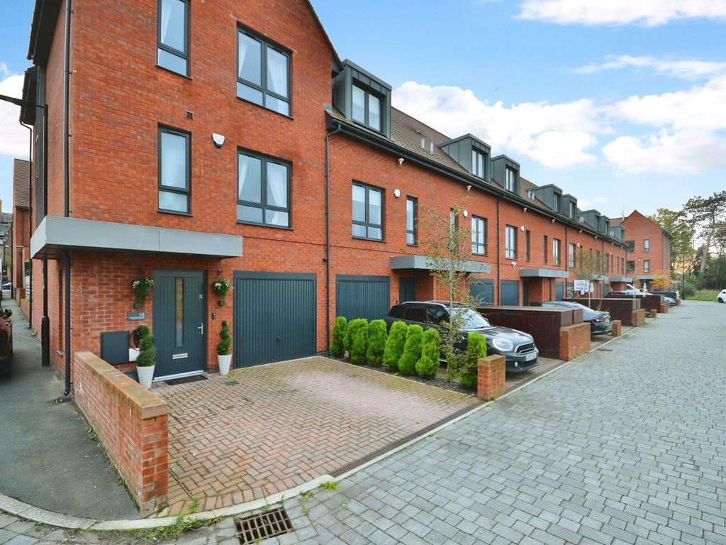 4 bed town house for sale in Booth Square, Cheadle, Greater Manchester SK8, £500,000 Zoopla
