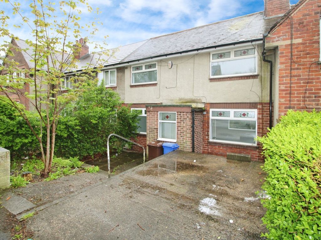 3 bed terraced house to rent in Southey Hall Drive, Sheffield, South