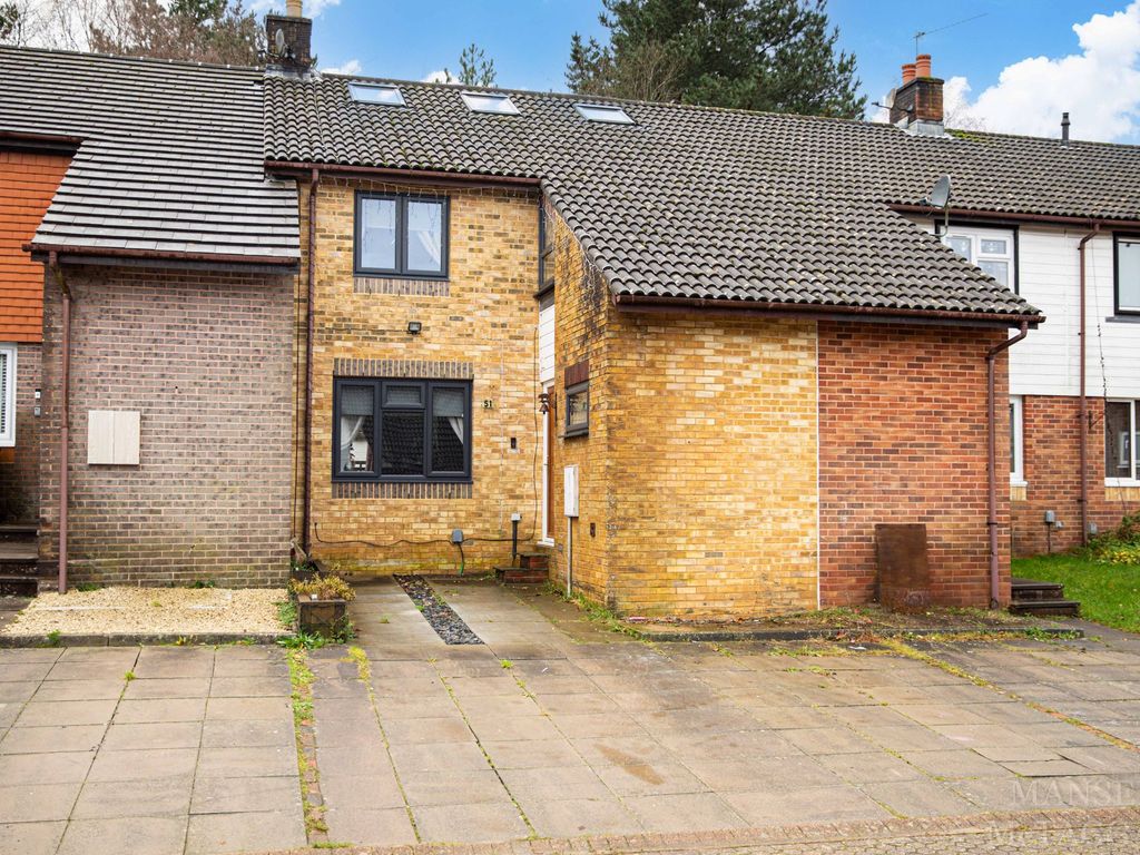 4 bed terraced house for sale in Edrich Road, Broadfield RH11, £375,000