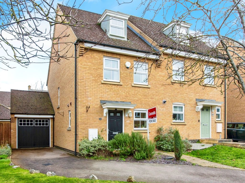 3 bed semidetached house for sale in North Lodge Drive, Papworth