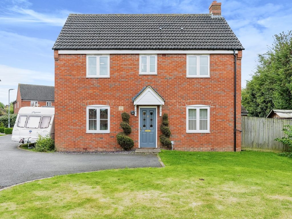 4 bed detached house for sale in Chedington Close, Barton Seagrave