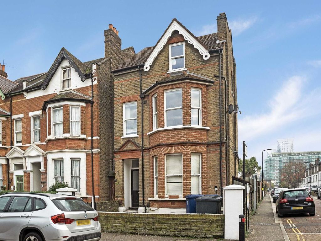 1 bed flat to rent in Broughton Road, London W13, £1,499 pcm Zoopla