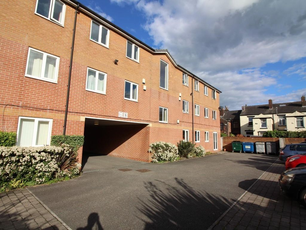 2 bed flat for sale in Glenboro Avenue, Bury BL8 Zoopla