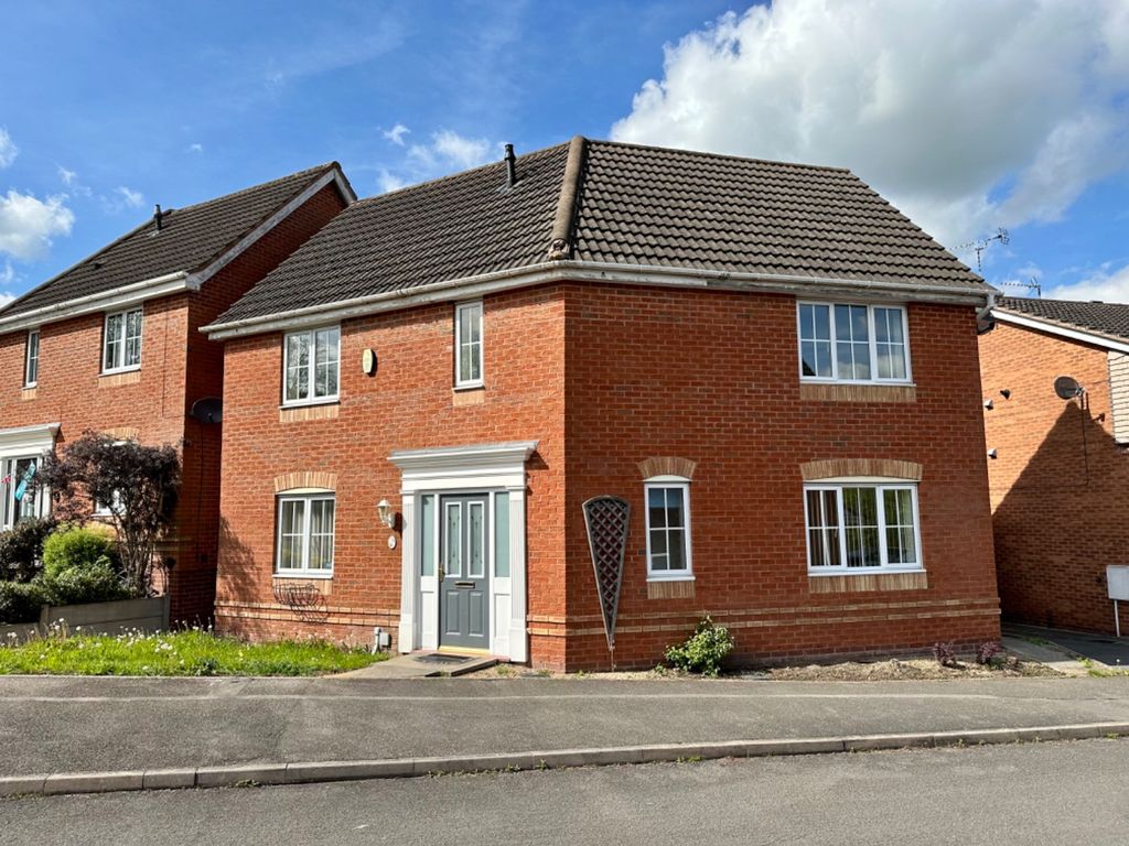 3 bed detached house for sale in Chaytor Drive, The Shires, Nuneaton